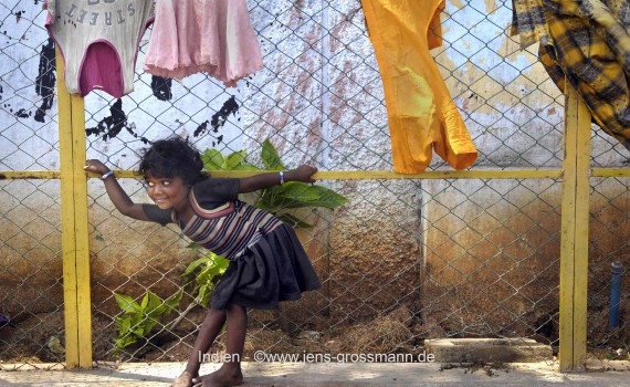 Indien, Chennai, Slum, Mädchen